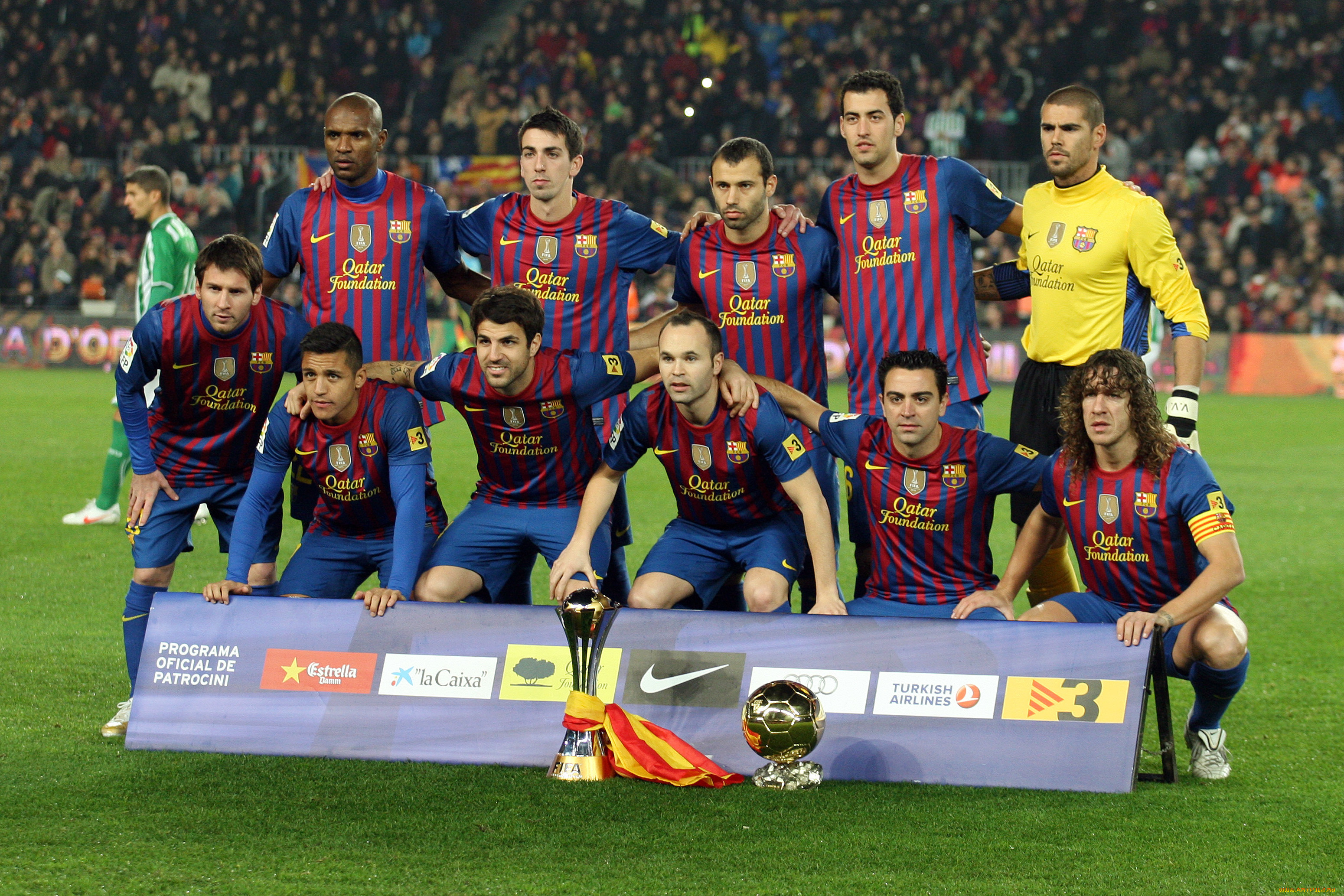 Испания какая команда футбола. Барселона команда 2014. Барселона футбольный клуб. Барселона команда 2002. Футбольная команда Барселона.